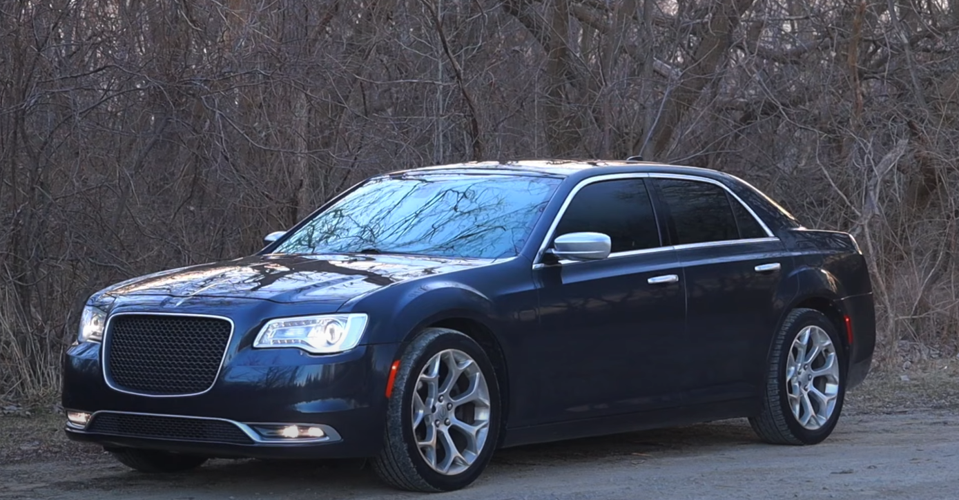 Objevte luxus a výkon: 2016 Chrysler 300C Platinum